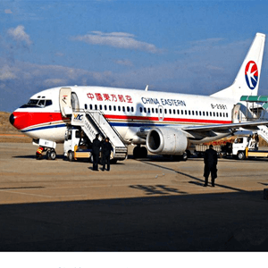 德宏航空空运航空快运业稳步发展的原因是什么？
